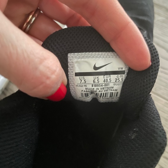 Nike Air Max Emergent Shoes - Picture 9 of 9